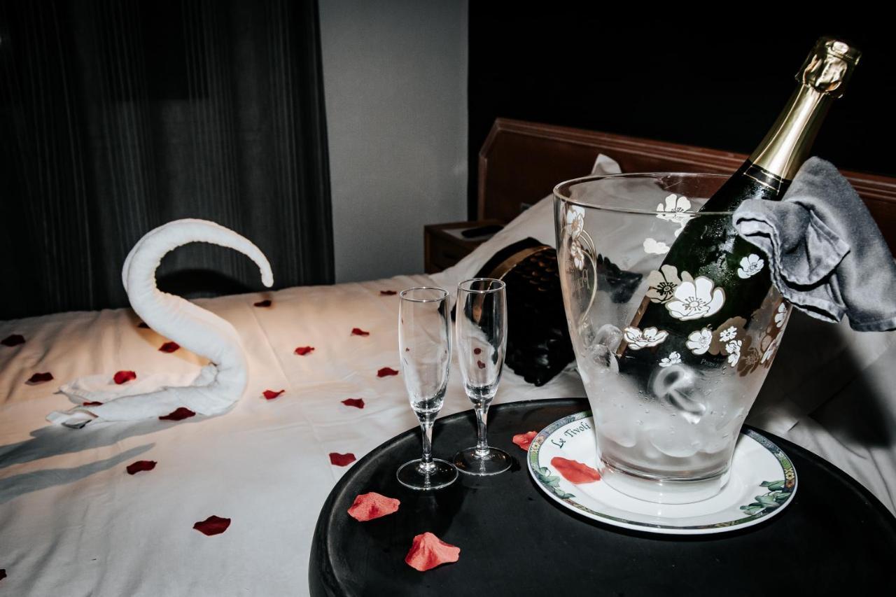 Hotel Le Tivoli Vic-en-Bigorre Eksteriør bilde